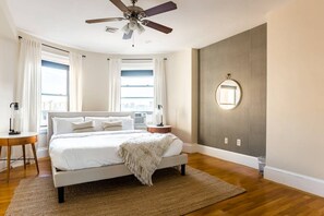 Desk, iron/ironing board, WiFi, bed sheets