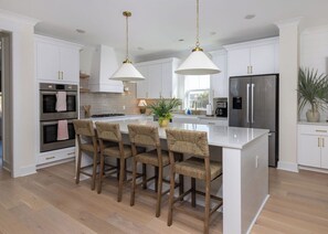 Fridge, microwave, stovetop, dishwasher - New Luxury Oasis with Private Pool (Isle Of Palms)