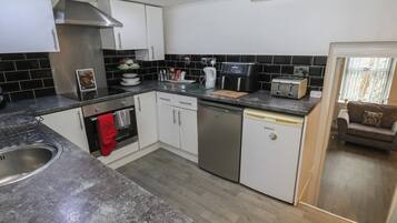 Cookware/dishes/utensils