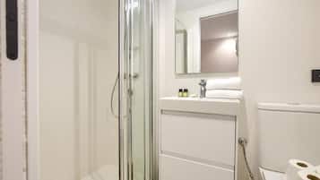 Chambre Double Standard, rez-de-chaussée | Salle de bain