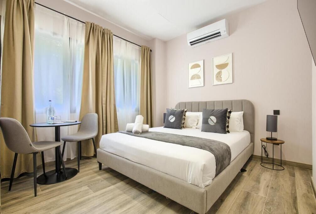 Habitación estándar doble, accesible en silla de ruedas, planta baja | Tabla de planchar con plancha y wifi gratis