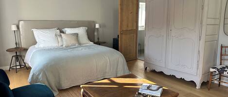 Bügeleisen/Bügelbrett, WLAN, Bettwäsche