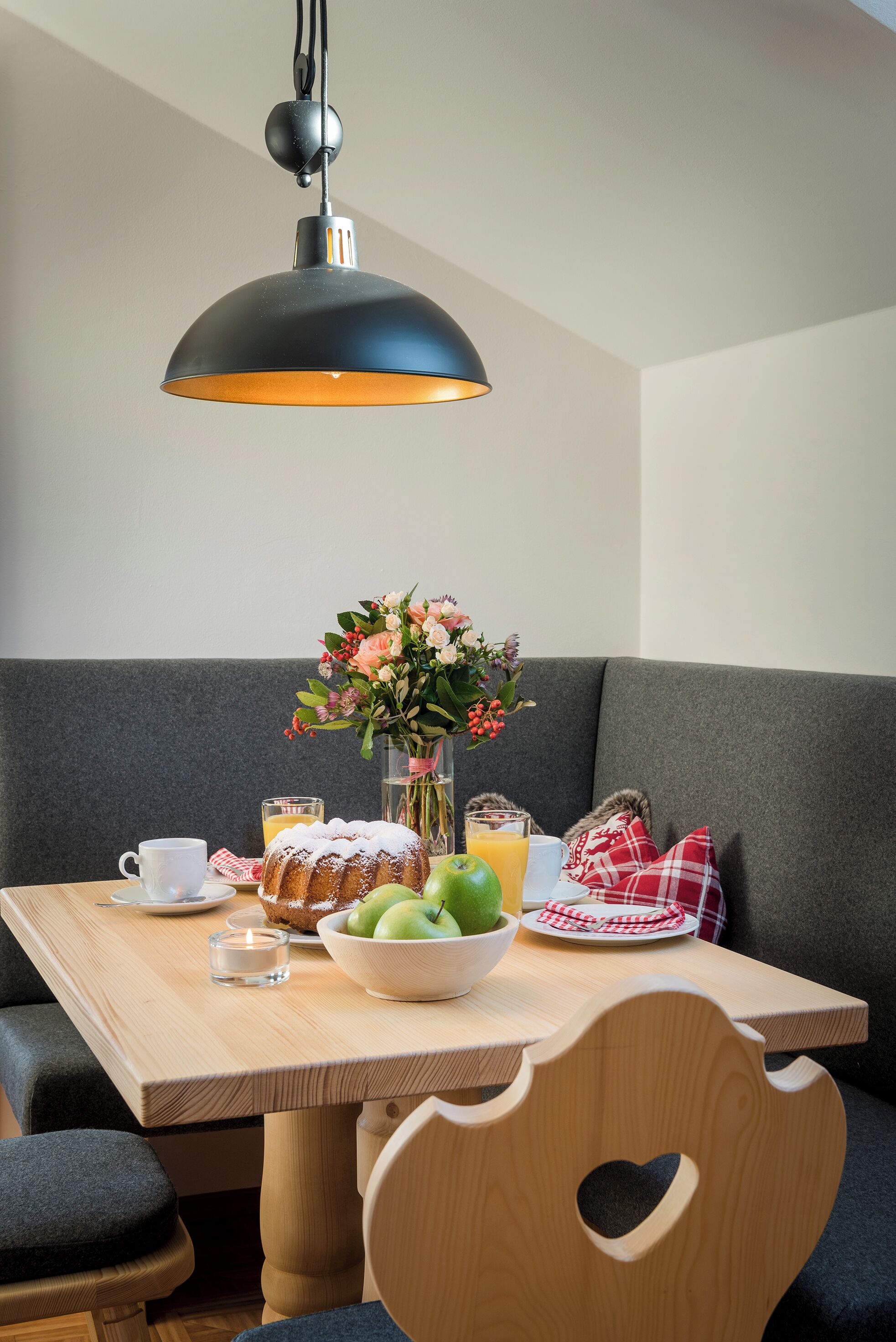 Apartment, Balkon, Bergblick | Speisen