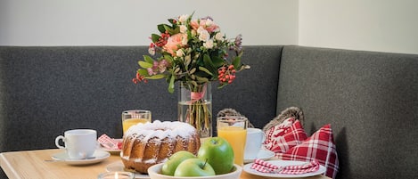 Condo, Balcony, Mountain View | Dining