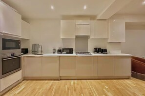 Private kitchen - The Grange Serviced Apartment-2 (London)