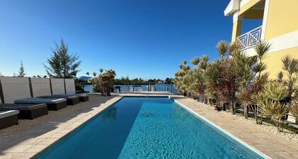 WATERFRONT w Slip - Cozy 2 Bedroom Condo in Treasure Cay- Great Location!