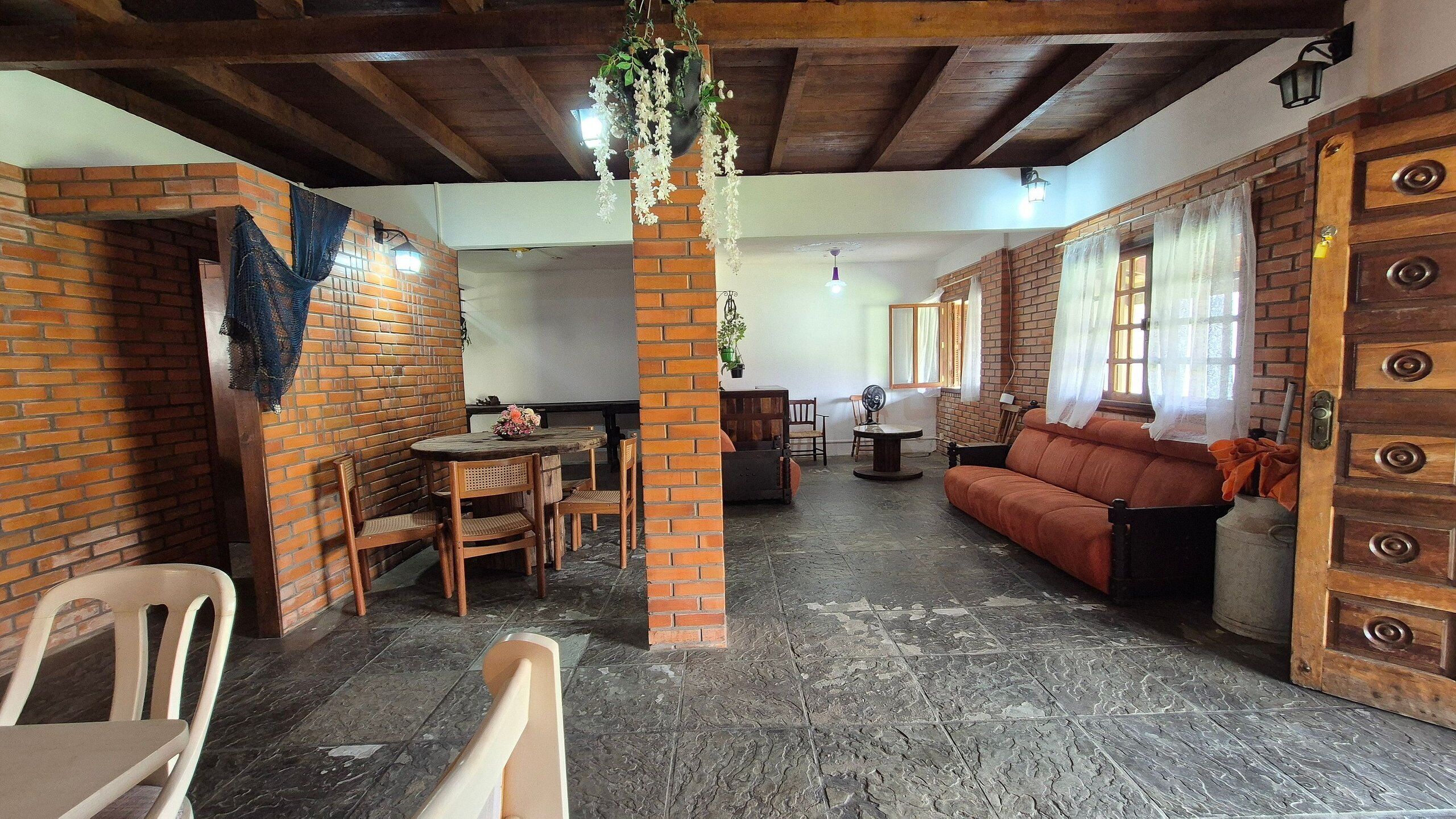 Basic Apartment | Living area