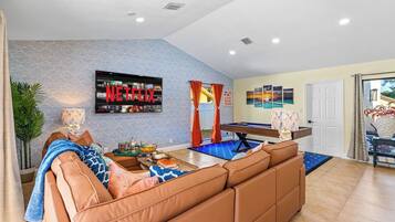 Televisión, chimenea