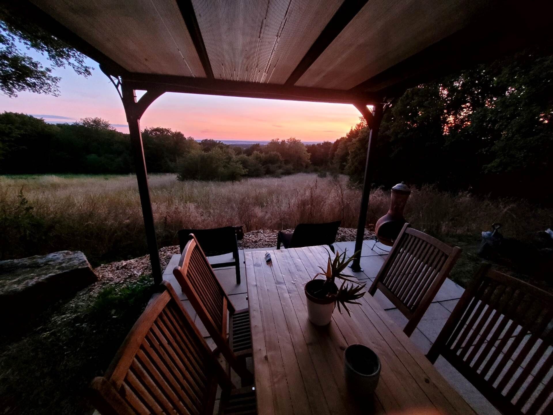 屋外ダイニングエリア