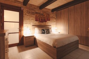 2 dormitorios, tabla de planchar con plancha, wifi gratis y ropa de cama