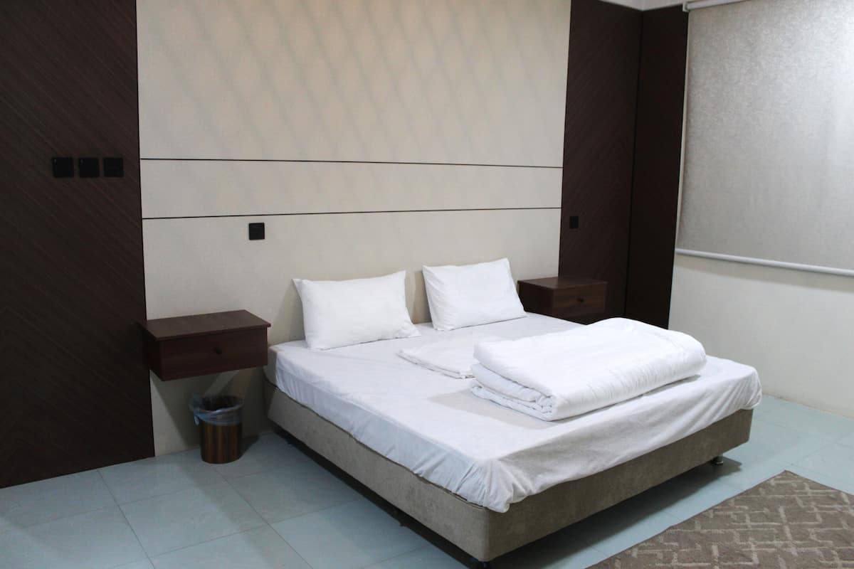 Luxury Apartment | In-room safe, blackout curtains, free WiFi
