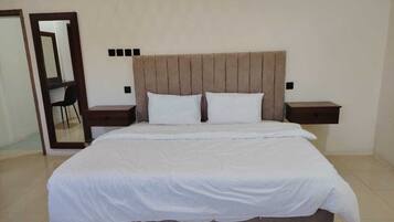 Studio Suite Comfort | Brankas, tirai kedap cahaya, dan Wi-Fi gratis