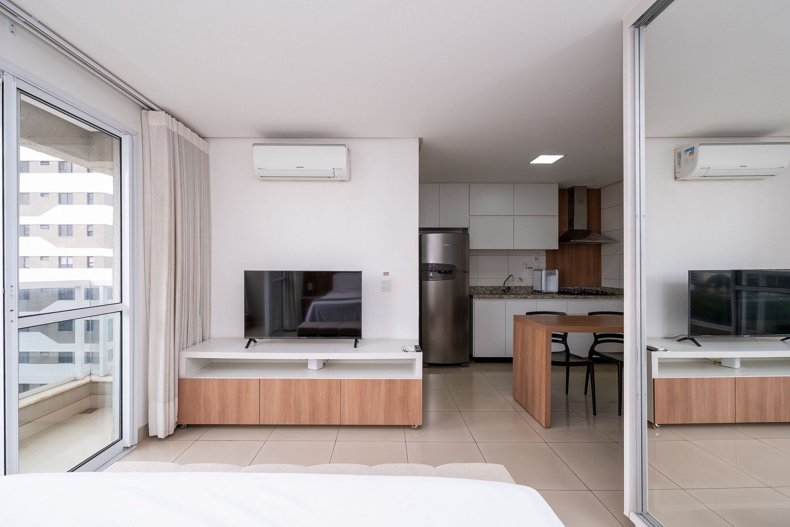 Apartamento econômico | Individualmente mobiliados, escrivaninha