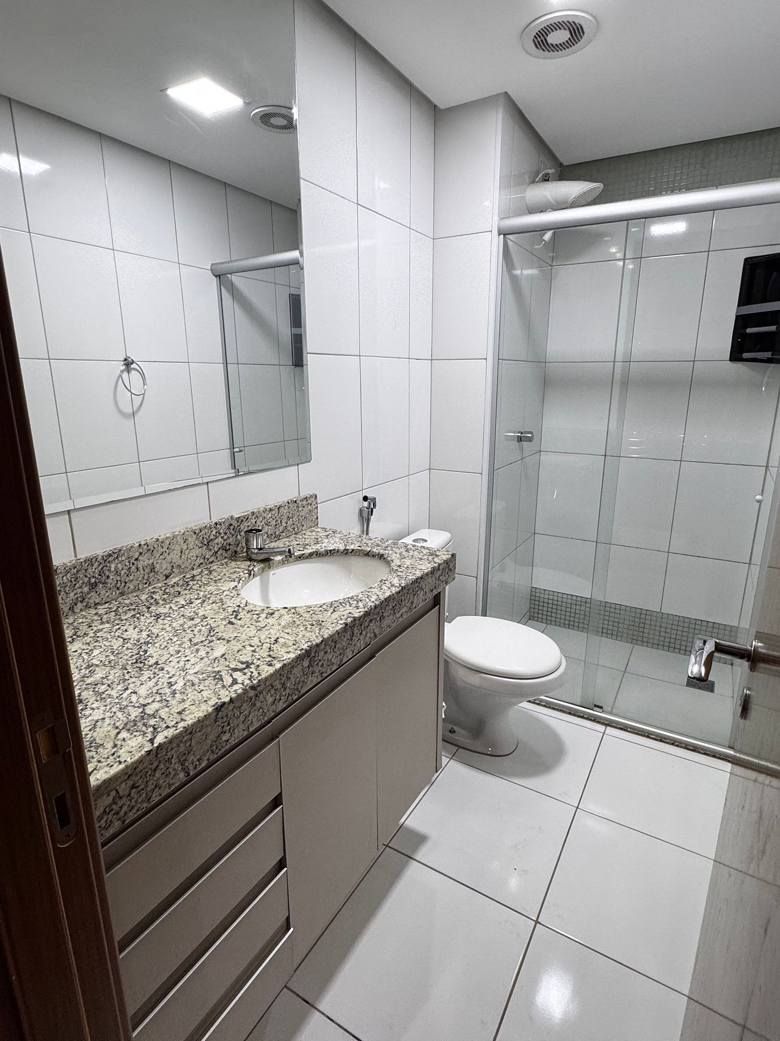 Studio Standard | Badrum | Dusch, hårtork och handdukar