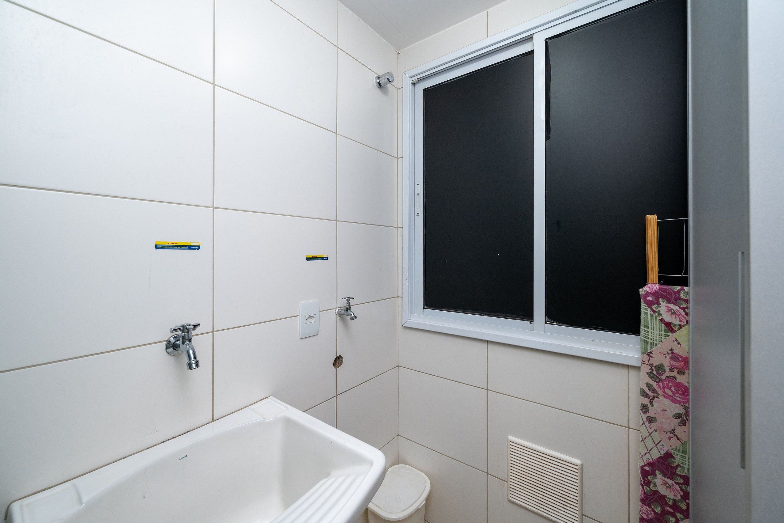 Exclusive Apartment | Bathroom | Shower, hair dryer, towels