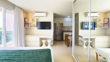 Cortinas blackout, tabla de planchar con plancha y wifi gratis