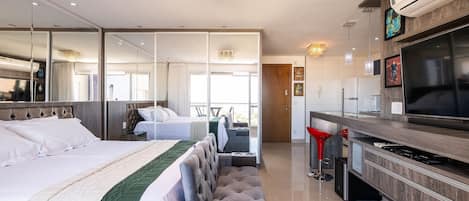 舒适公寓 | 特色家居、办公桌、笔记本电脑工作区、遮光窗帘