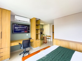 Comfort Studio | Individually furnished, desk, laptop workspace, blackout drapes