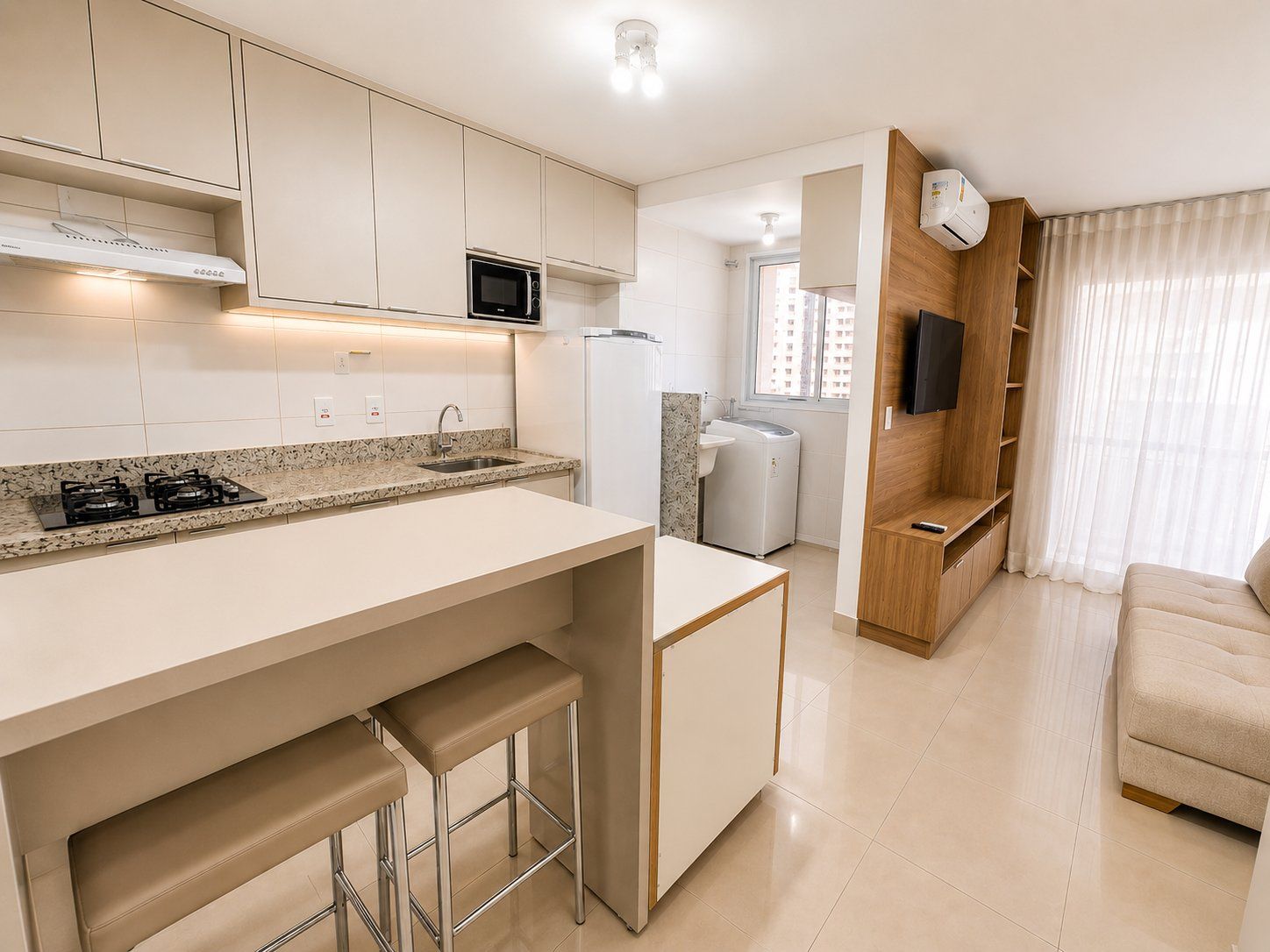 Economy Apartment | Private kitchen | Fridge, microwave, cookware/dishes/utensils, cleaning supplies