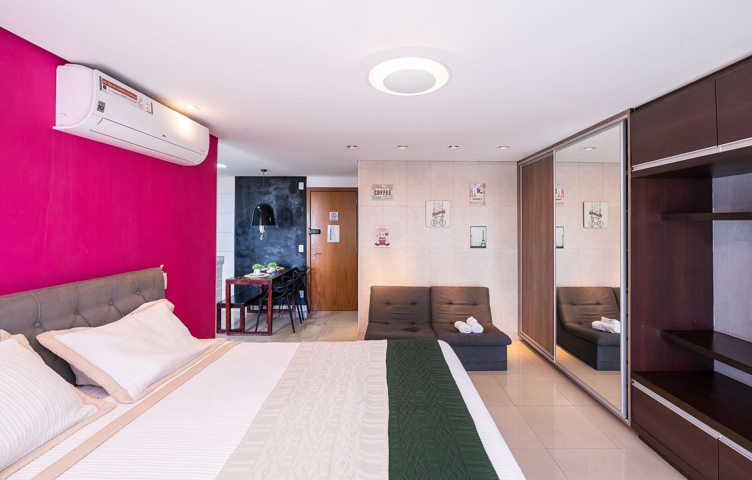 Comfort-Apartment, 1 Queen-Bett | Individuell eingerichtet, Schreibtisch, laptopgeeigneter Arbeitsplatz