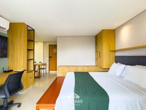 Room - The Expression (Goiânia)