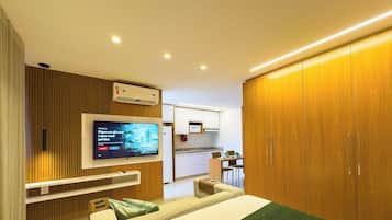 Apartamento, 1 cama Queen | Individualmente mobiliados, escrivaninha