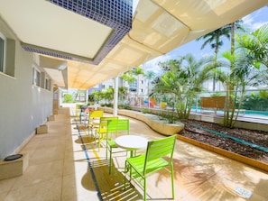Outdoor dining - The Expression (Goiânia)