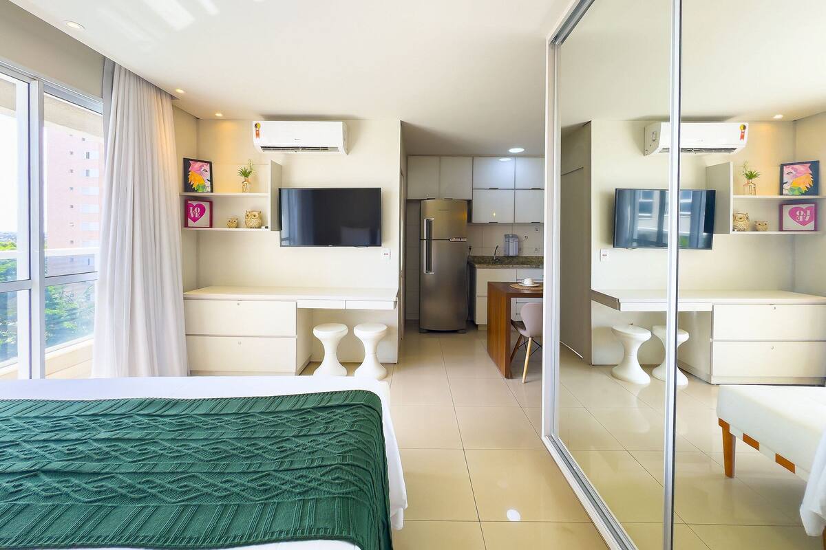 Exclusive Apartment, 1 Queen Bed | Individually furnished, desk, laptop workspace, blackout drapes