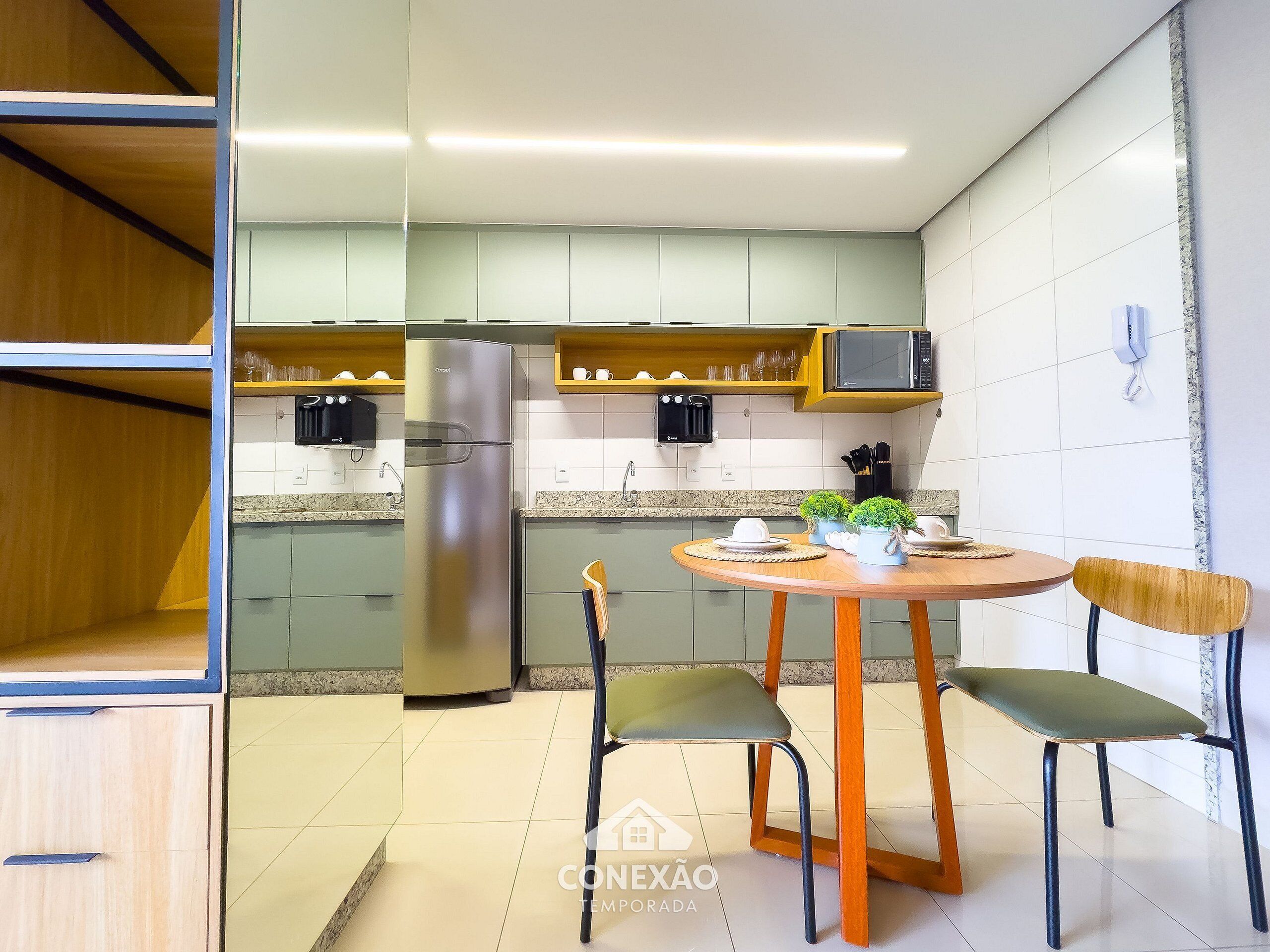 Comfort Studio | Private kitchen | Fridge, microwave, cookware/dishes/utensils, cleaning supplies