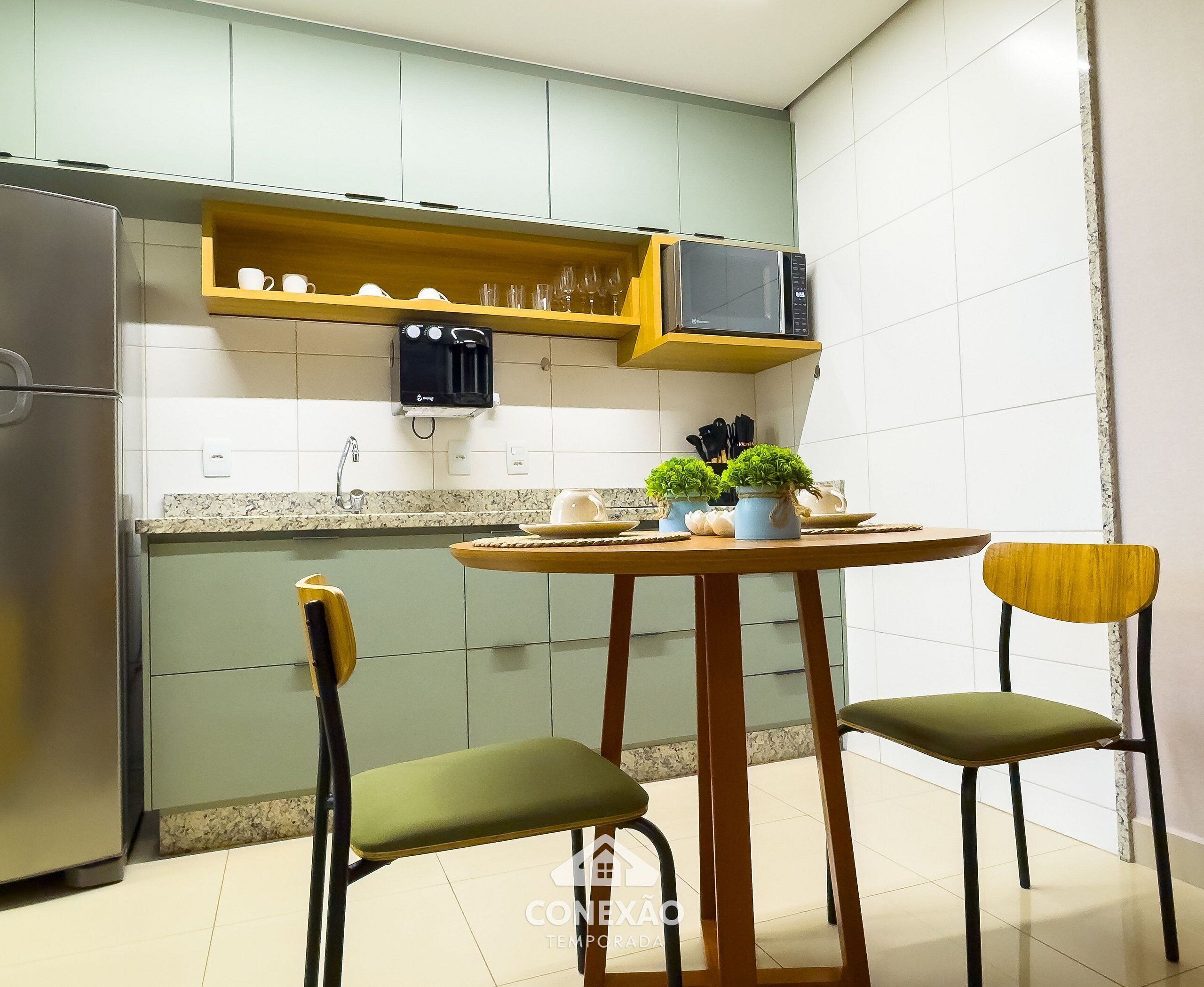 Comfort Studio | Private kitchen | Fridge, microwave, cookware/dishes/utensils, cleaning supplies