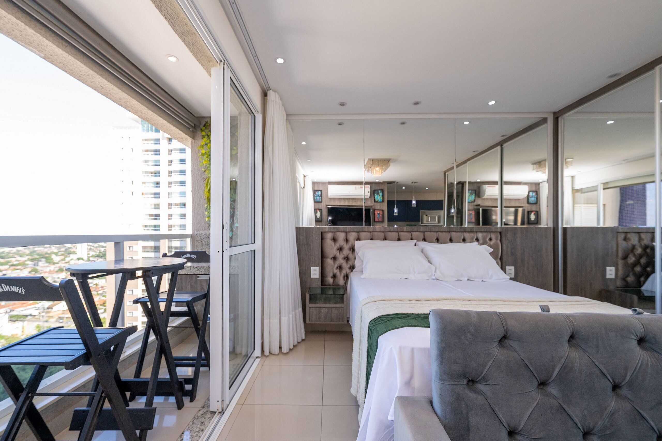 طراز فريد لكل وحدة ومكتب ومساحة عمل للكمبيوتر المحمول وستائر تعتيم