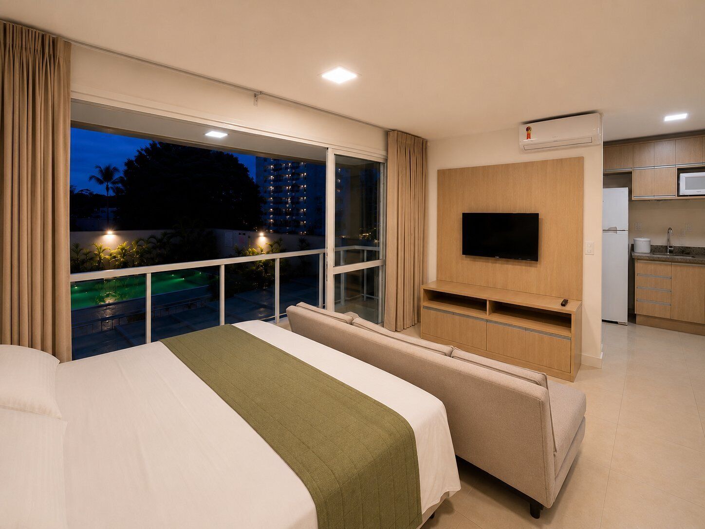 Comfort Apartment | Dilengkapkan perabot secara berasingan, meja, ruang kerja komputer riba 