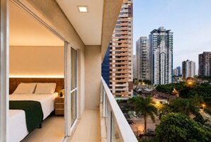 Apartamento design | Individualmente mobiliados, escrivaninha
