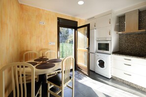 Dining - YourHouse Casa Antonio (Amoeiro)