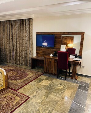 Junior Room, Balcony, City View | Interior - City Transit Inn (Abuja)
