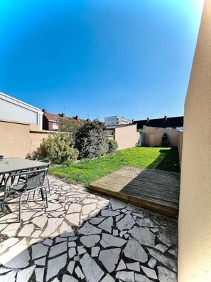 Outdoor dining - Maison des sens (Saint-Omer)