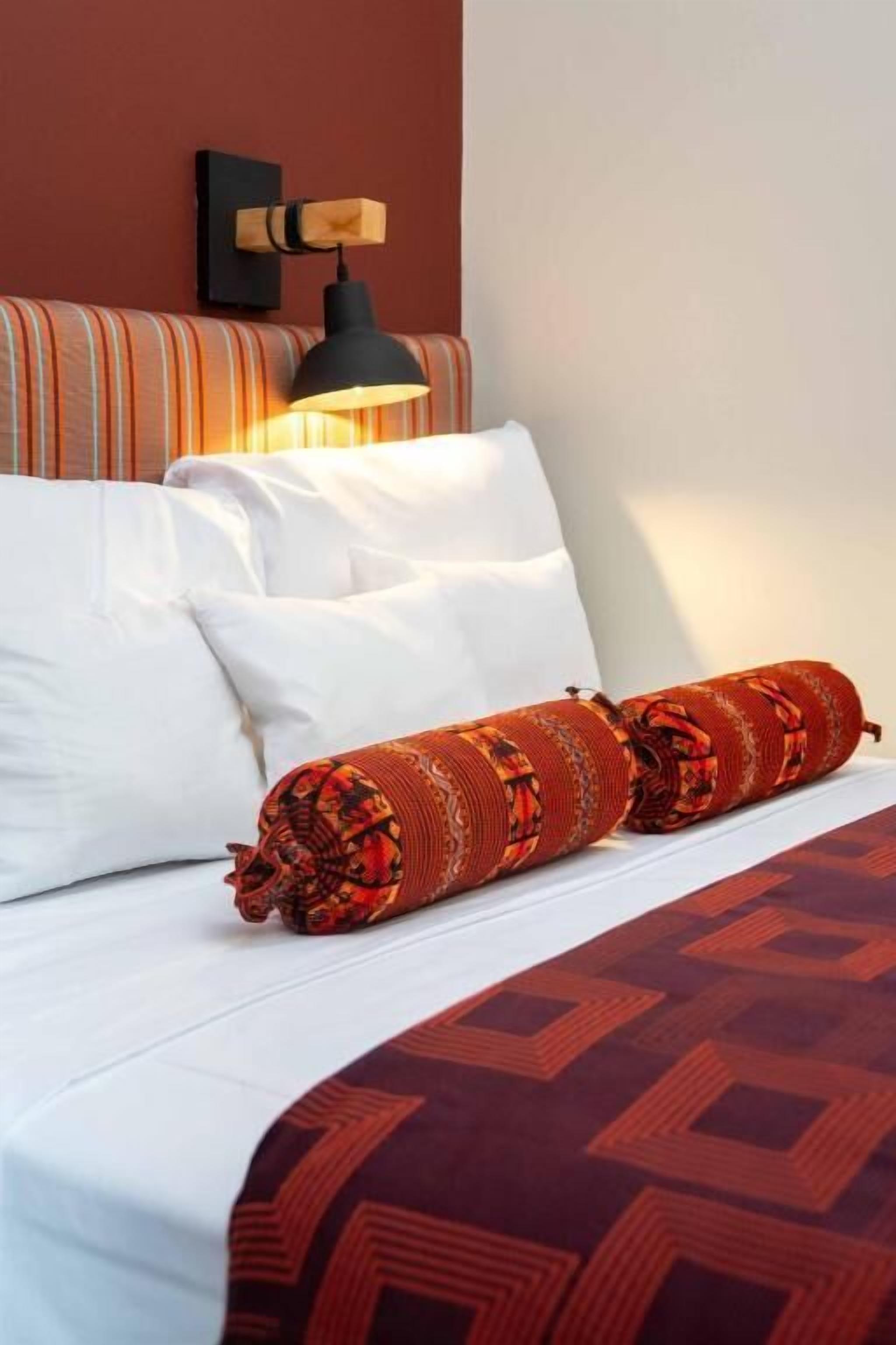 Een kluis op de kamer, een laptopwerkplek, geluiddichte muren