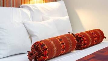 Een kluis op de kamer, een laptopwerkplek, geluiddichte muren