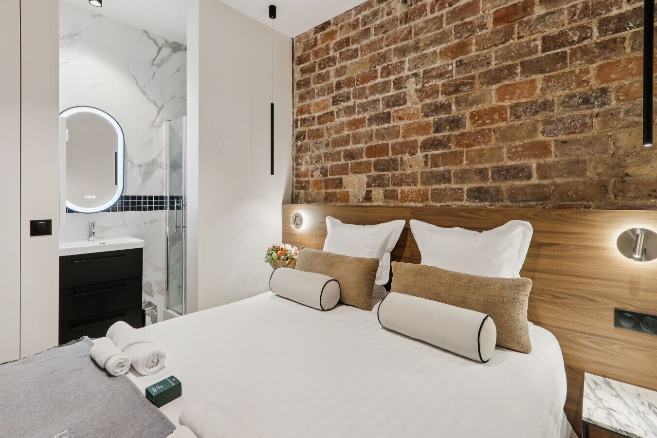 Strykejern/-brett, reiseseng for barn, wi-fi og sengetøy