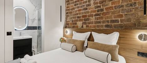 Strykejern/-brett, reiseseng for barn, wi-fi og sengetøy