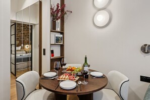 Dining - Lavie Maison : Architect flat with AC (Paris)