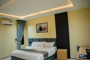 Junior Apartment, Balcony, City View | In-room safe, desk, laptop workspace, blackout curtains - Muftyz Shortlets (Abuja)