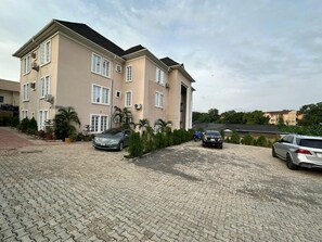 Exterior - Muftyz Shortlets (Abuja)