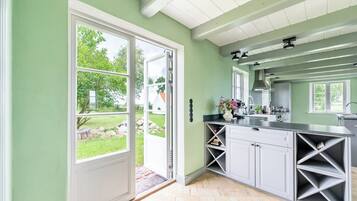 Réfrigérateur, four, plaque de cuisson, lave-vaisselle