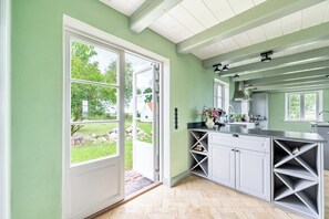 Kühlschrank, Ofen, Herdplatte, Geschirrspüler