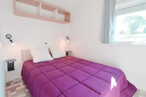 3 bedrooms, WiFi - ZEcamping 4* piétonnier - Plage à 300 m - Parc Aqua - MH Climatisé (Sérignan)