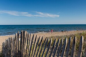 Beach - ZEcamping 4* piétonnier - Plage à 300 m - Parc Aqua - MH Climatisé (Sérignan)