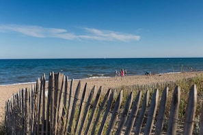 Beach - ZEcamping 4* piétonnier - Plage à 300 m - Parc Aqua - MH Climatisé (Sérignan)