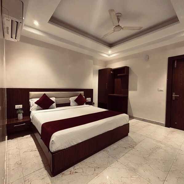 Deluxe Room | Desk, free WiFi - Hotel Vinayak Jagatpura (Jaipur)