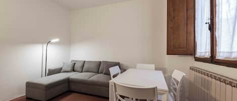 Condo phong cách cổ điển | Khu phòng khách